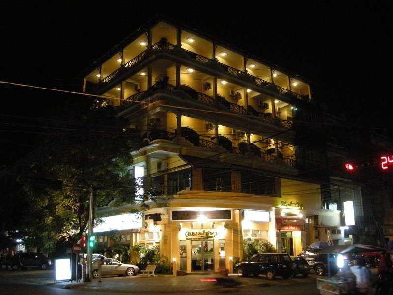 Trasak Pa-Em Hotel & Restaurant Phnom Pen Exterior foto